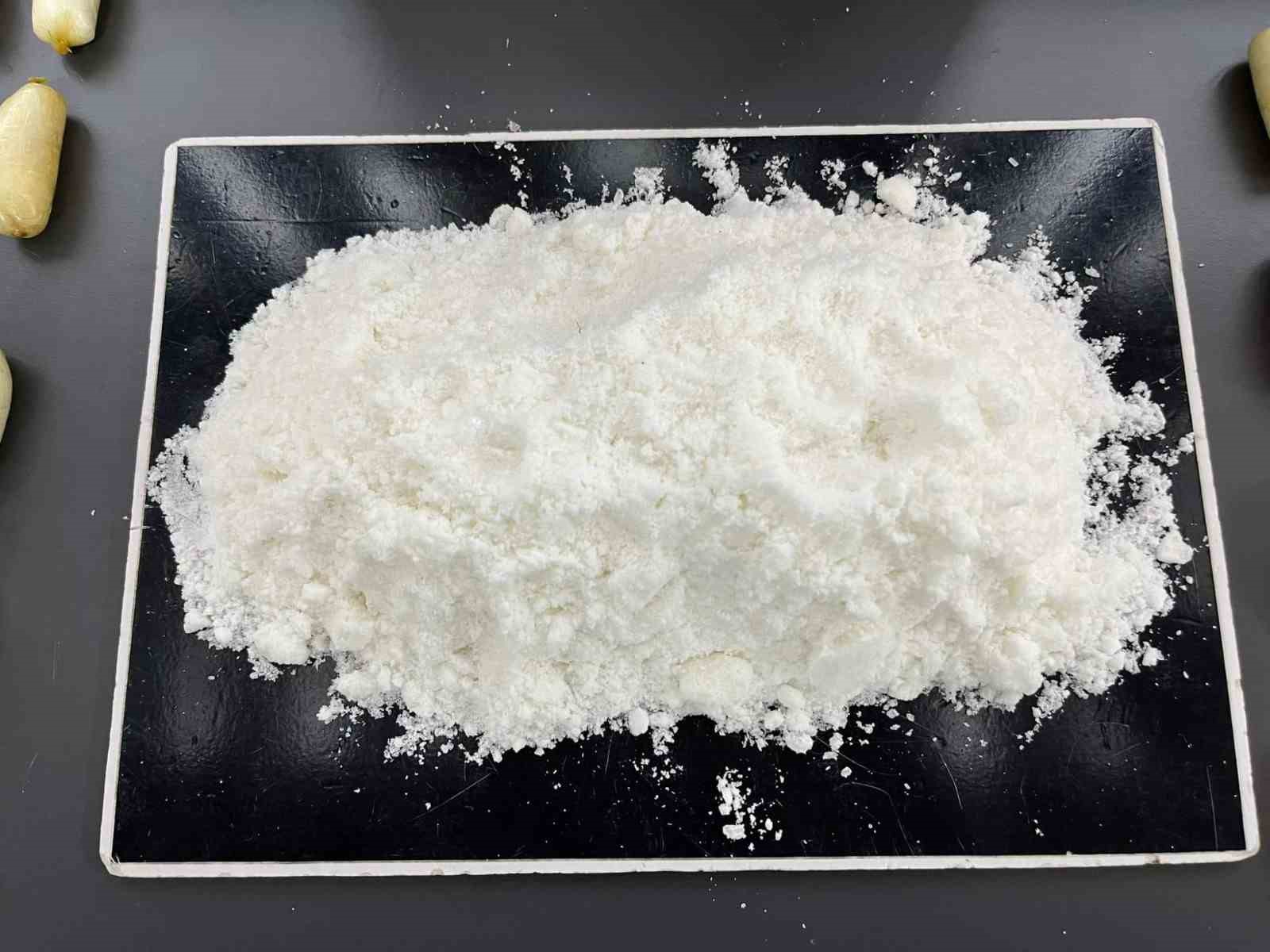 Uşak&rsquo;ta midelerinden uyuşturucu &ccedil;ıktı: İranlı 3 kişi tutuklandı
