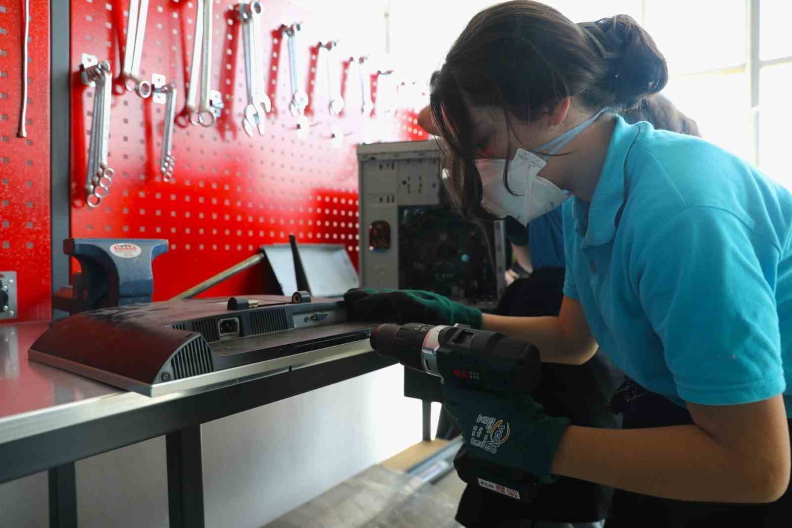 Samsun&rsquo;da elektronik atıklara s&uuml;rd&uuml;r&uuml;lebilir &ccedil;&ouml;z&uuml;m
