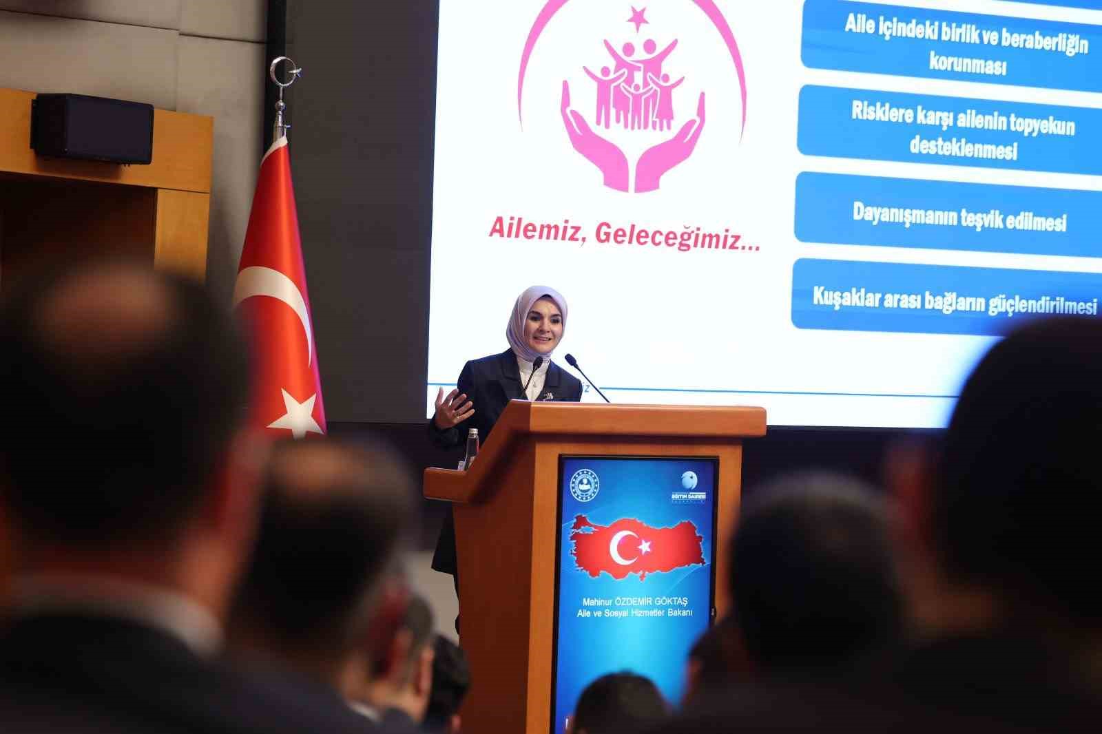 Bakan Göktaş: "Kaymakamlarımız, sosyal hizmetlerimizin her kesime hızlı ve doğru şekilde ulaştırılmasında köprü görevi görüyor"