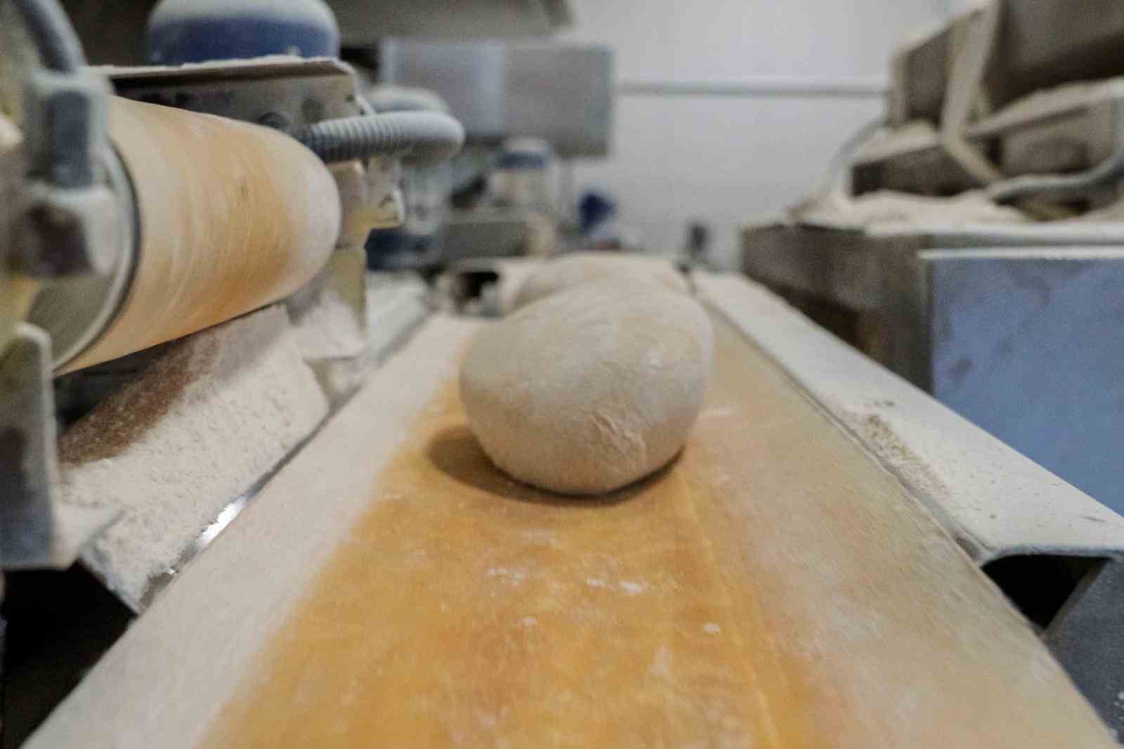 İzmir’de Halk Ekmek’e zam: 210 gram ekmek 10 TL oldu