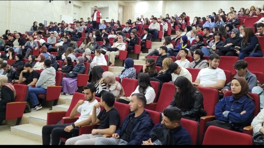 Erzurum polisinde gen&ccedil;lere bilgilendirme
