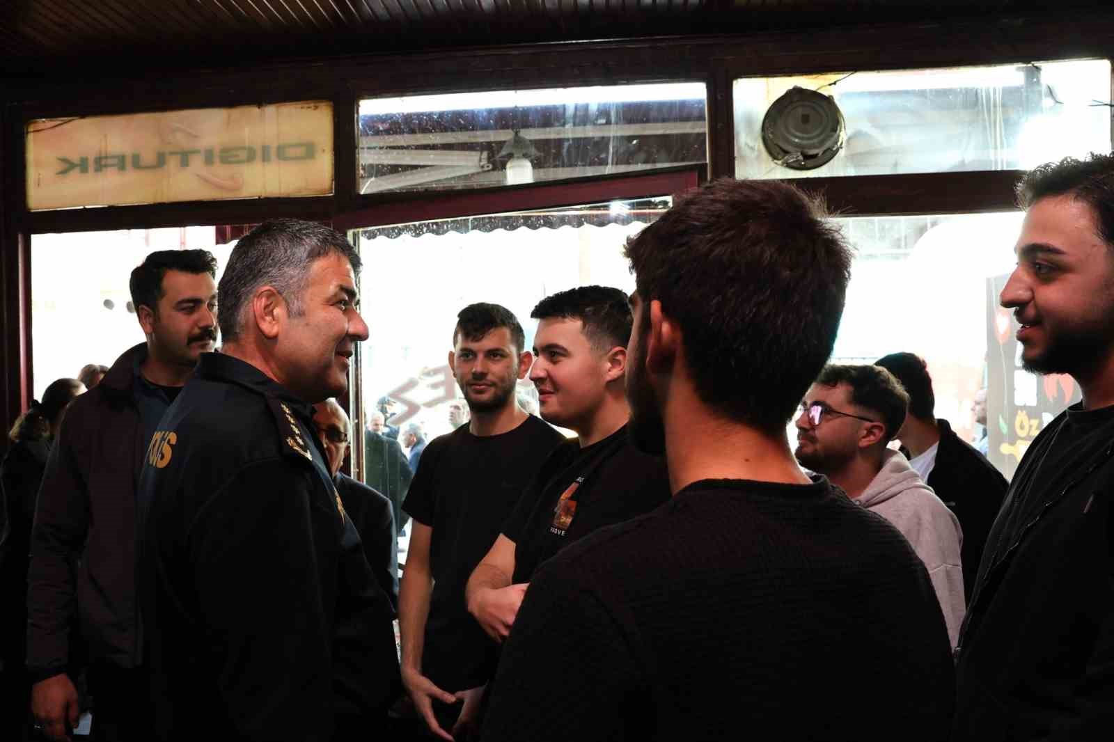 Karaburun vatandaşla buluştu