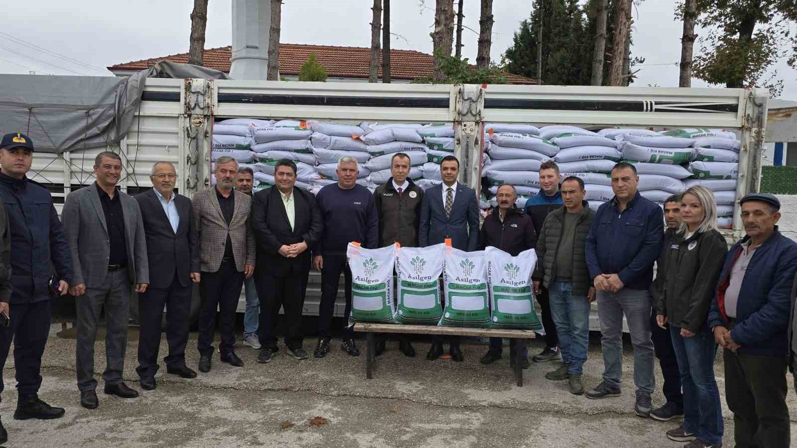 Bilecik’te çiftçilere 24 ton yem bitkisi tohumu desteği