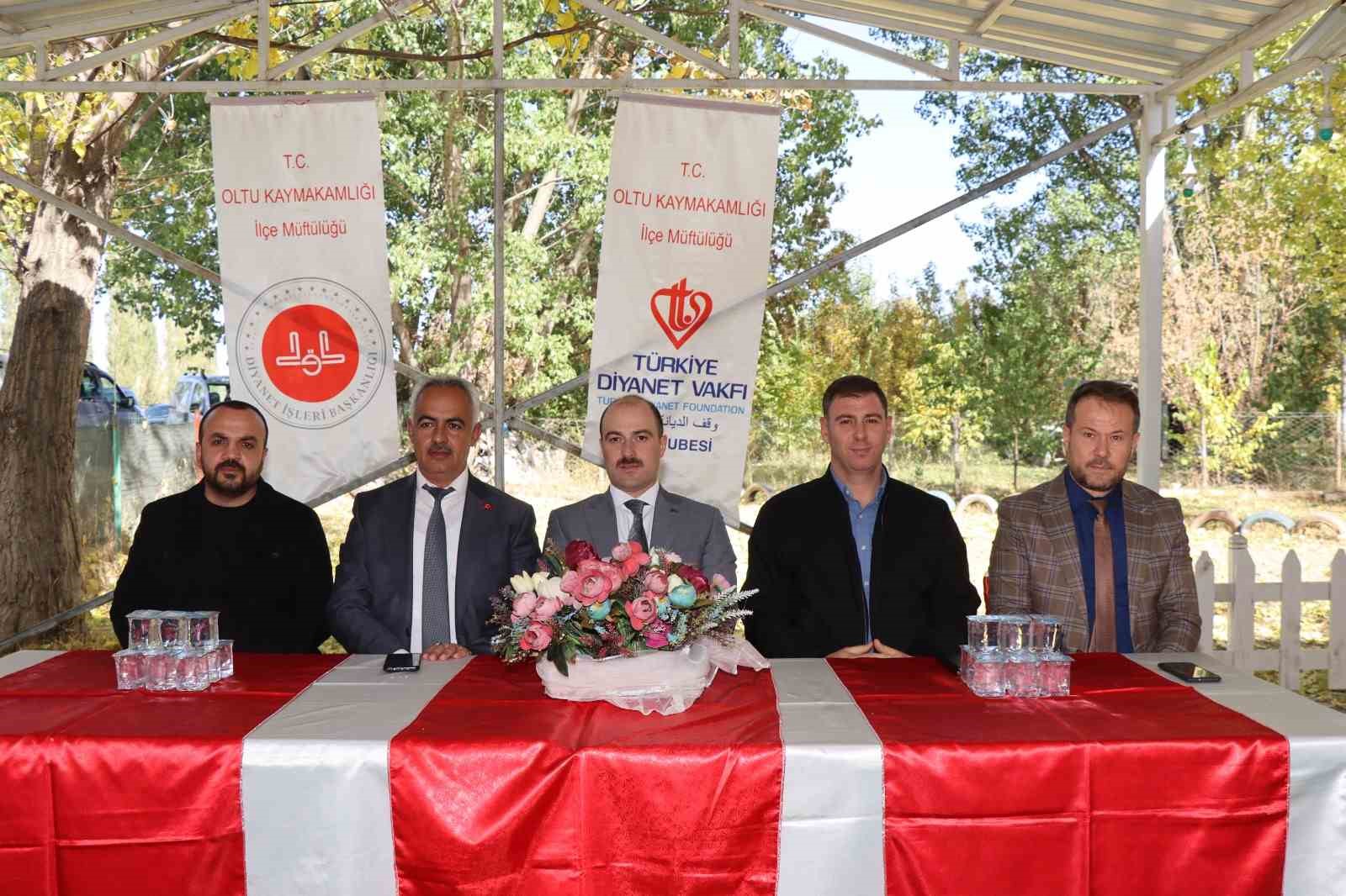 Oltu&rsquo;da din g&ouml;revlileri vefa yemeğinde buluştu
