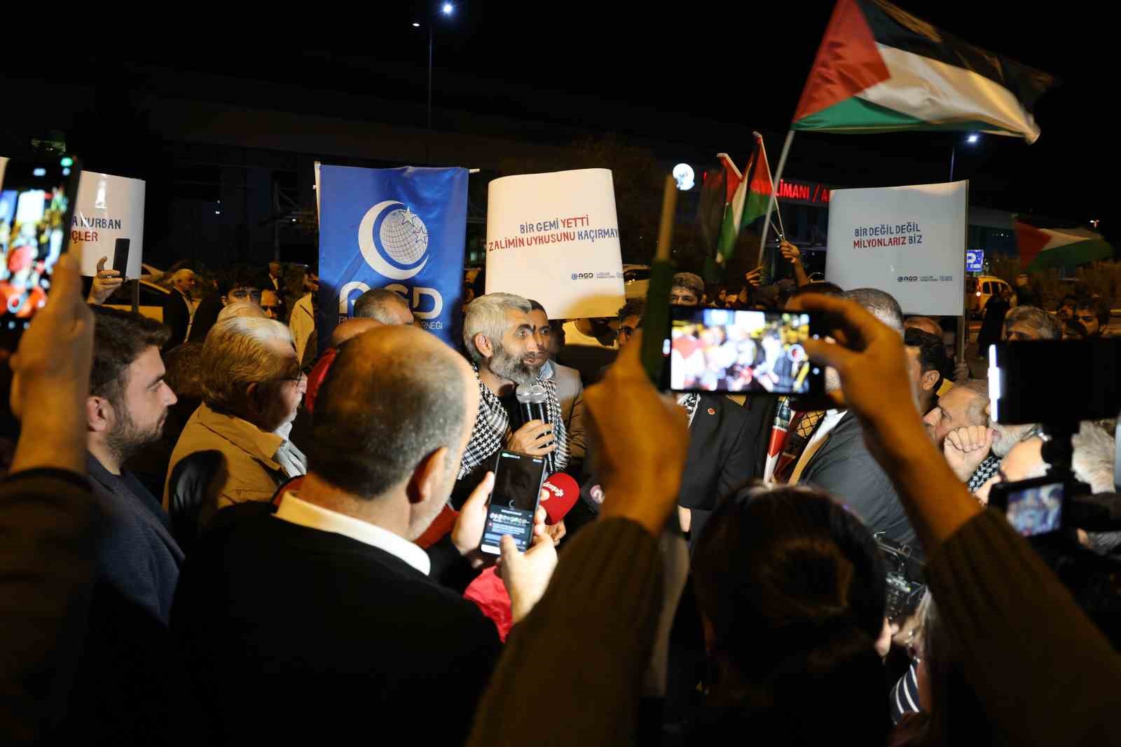 Gazze filosu aktivisti Akılotu: "İsrail&rsquo;de T&uuml;rk pasaportu taşıyan &ccedil;ifte vatandaşlar askerlik yapıyor"
