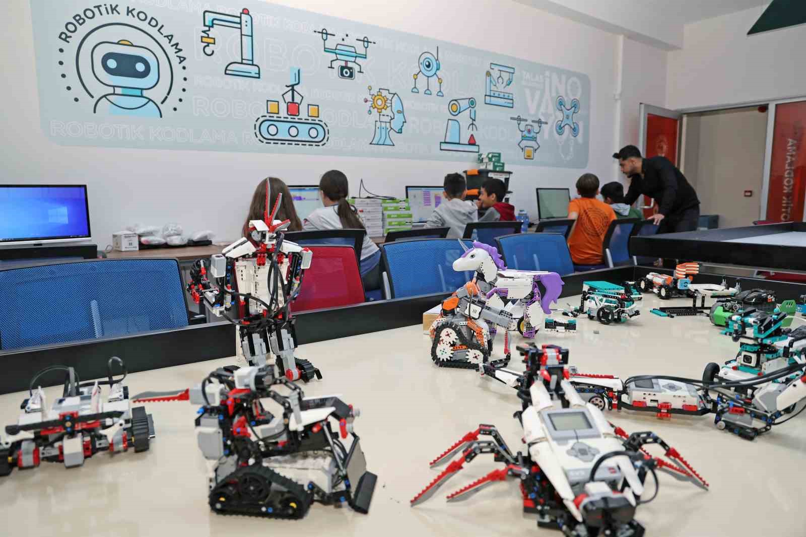 Talas, geleceğin kaşiflerine kapı a&ccedil;ıyor
