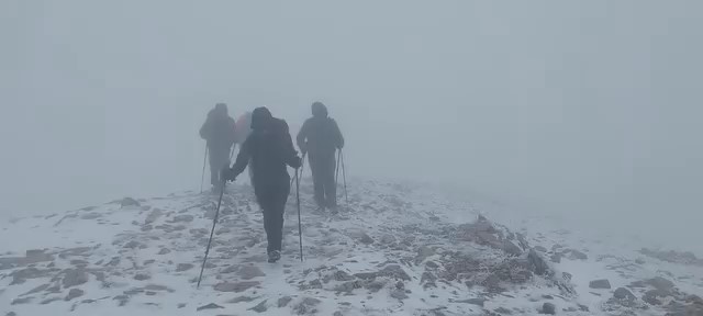 Uludağ’da yılın ilk karını zirvede kutladılar