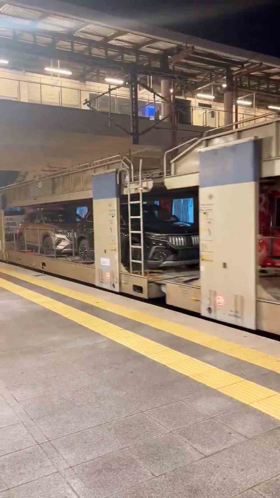Almanya’dan sipariş edilen Togg otomobilleri trenle Avrupa’ya gidiyor
