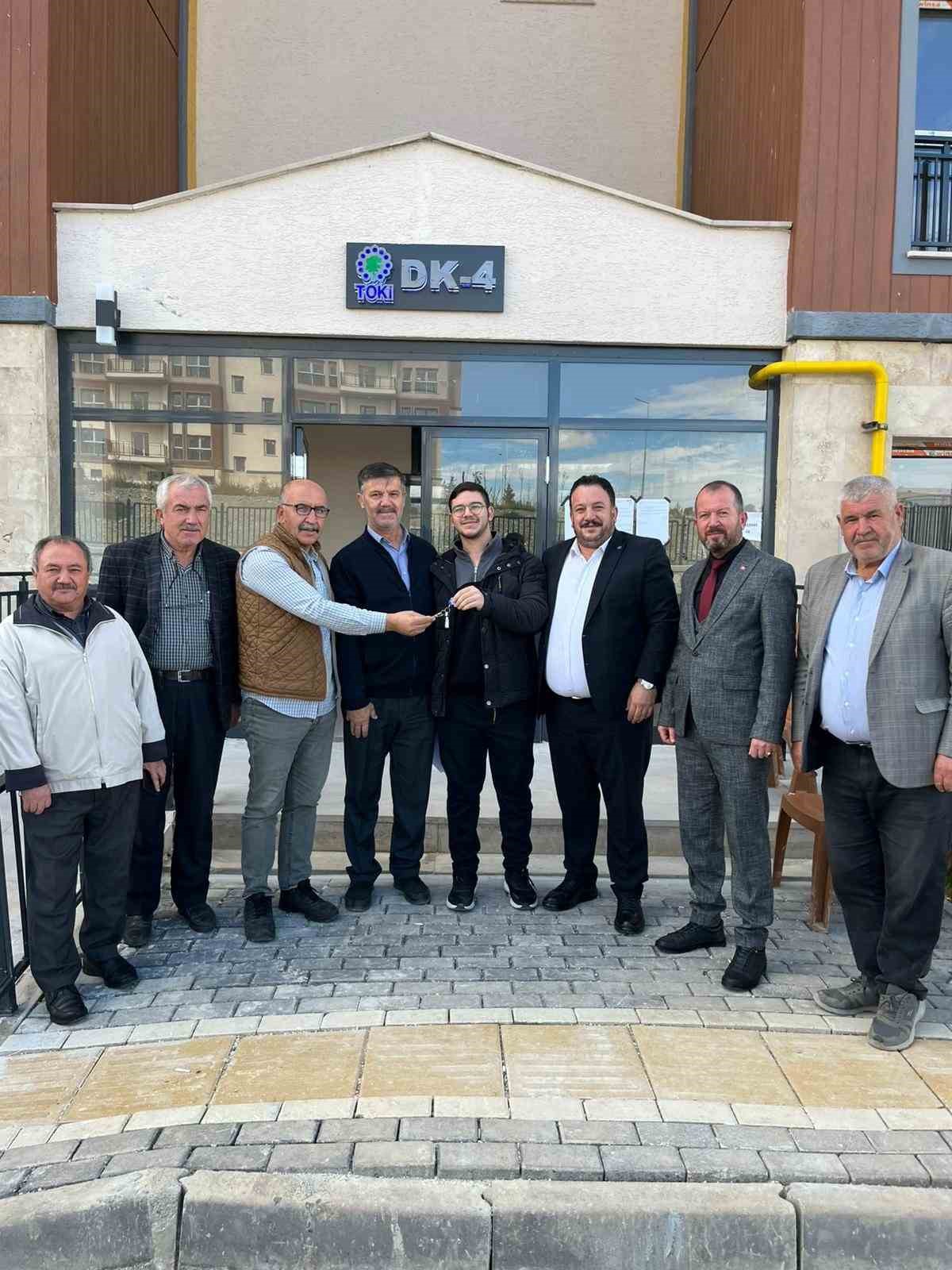 Mihalı&ccedil;&ccedil;ık&rsquo;ta depreme dayanıklı konutların hak sahiplerine teslimi başladı
