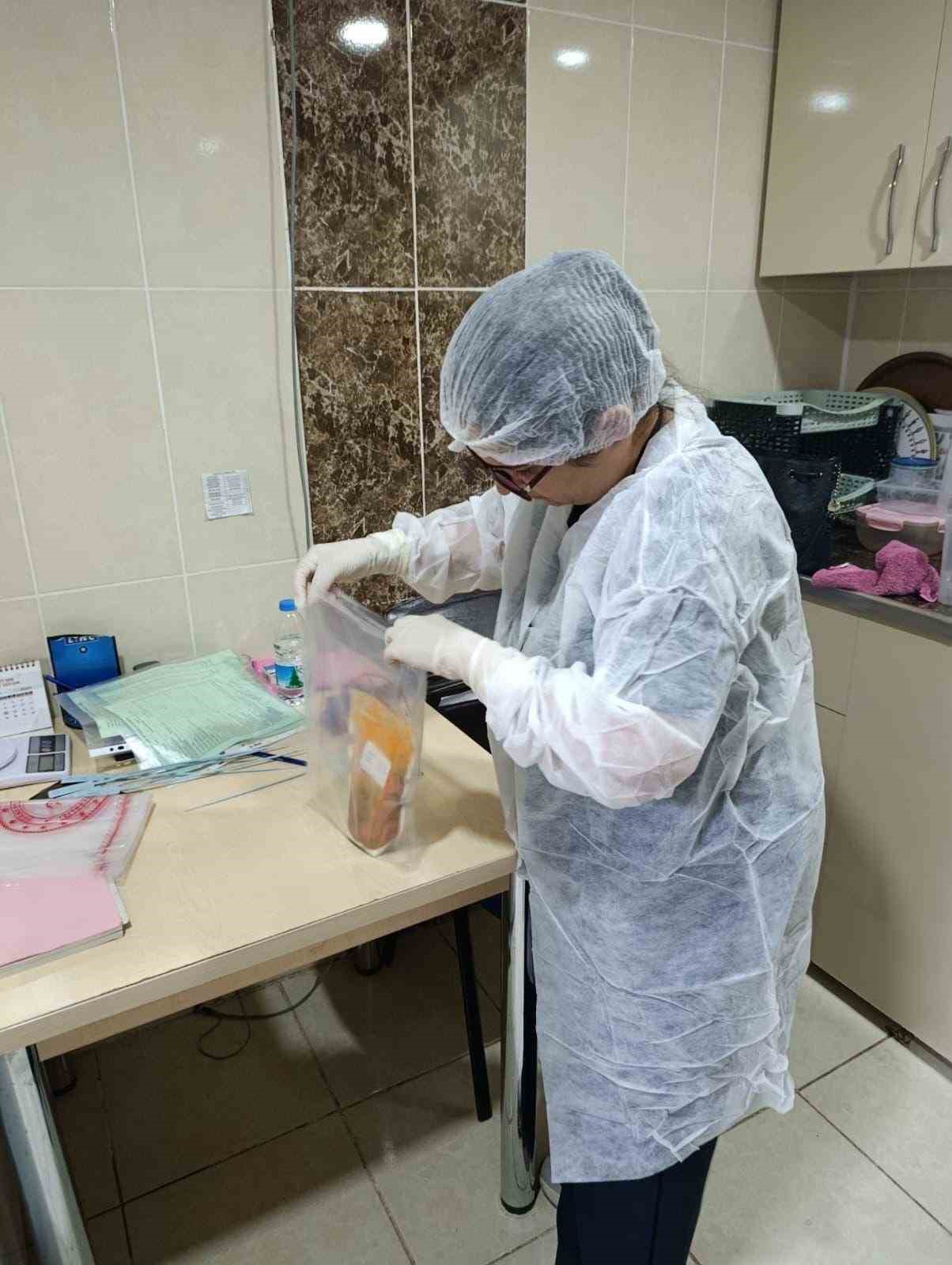 Siirt&rsquo;te gıda denetiminde 24 işletmeye 3,5 milyon lira ceza
