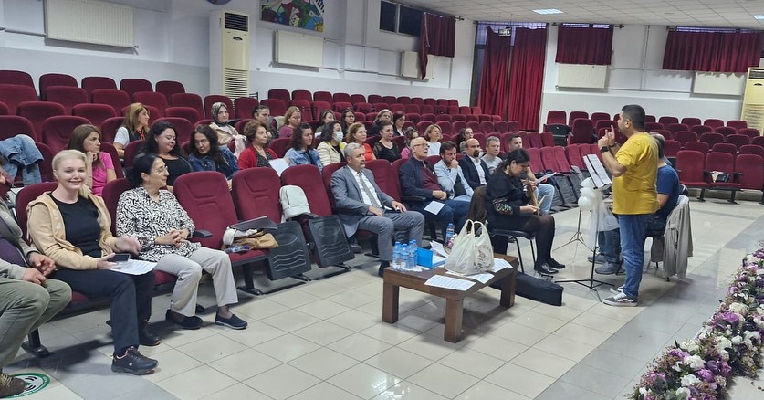 Efeler&rsquo;de T&uuml;rk Sanat M&uuml;ziği Korosu yeni d&ouml;neme başladı
