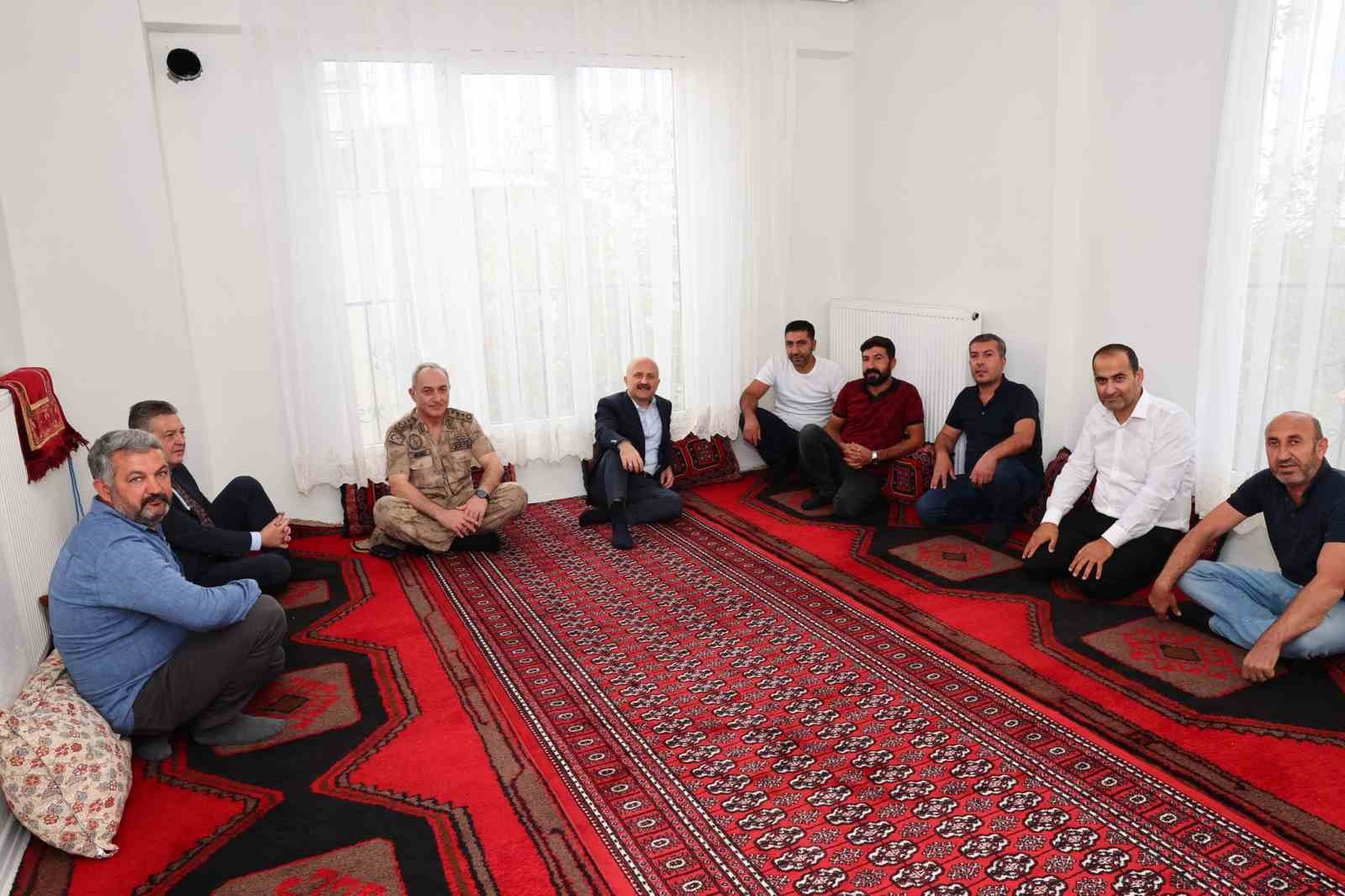 Vali Osman Varol, köy evlerini ziyaret etti