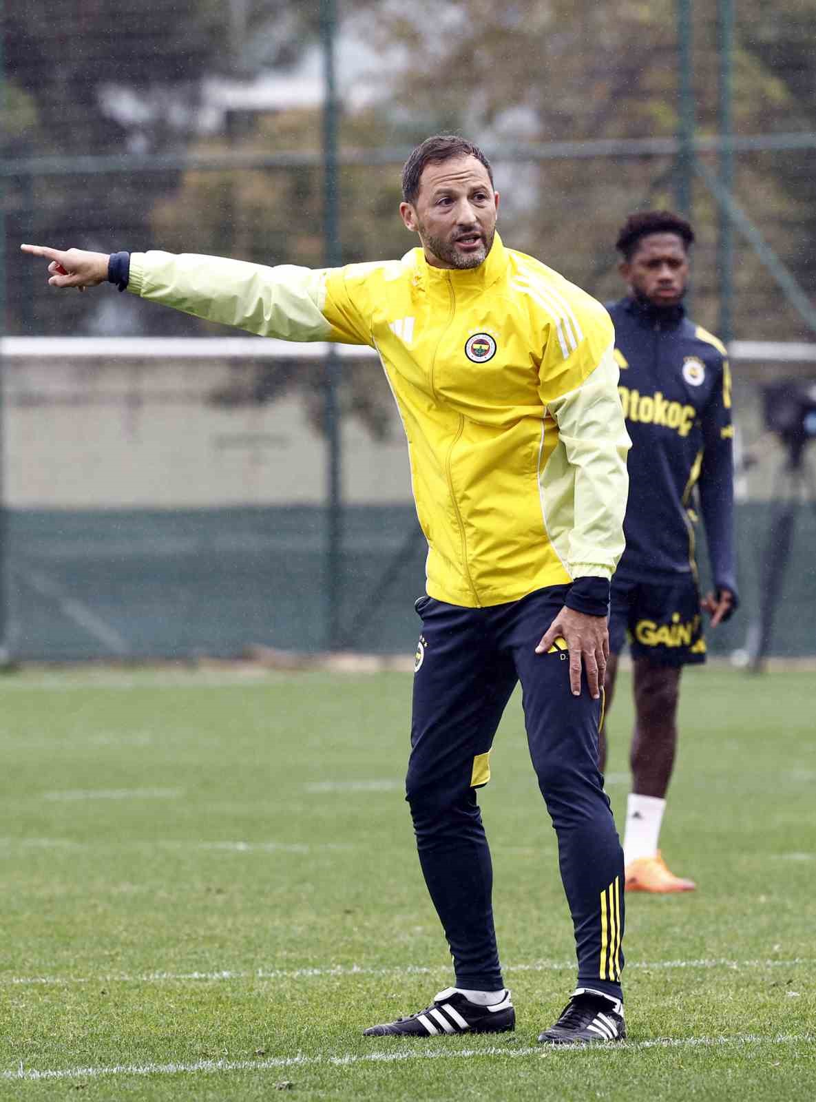 Fenerbahçe, Fatih Karagümrük maçının hazırlıklarını sürdürdü
