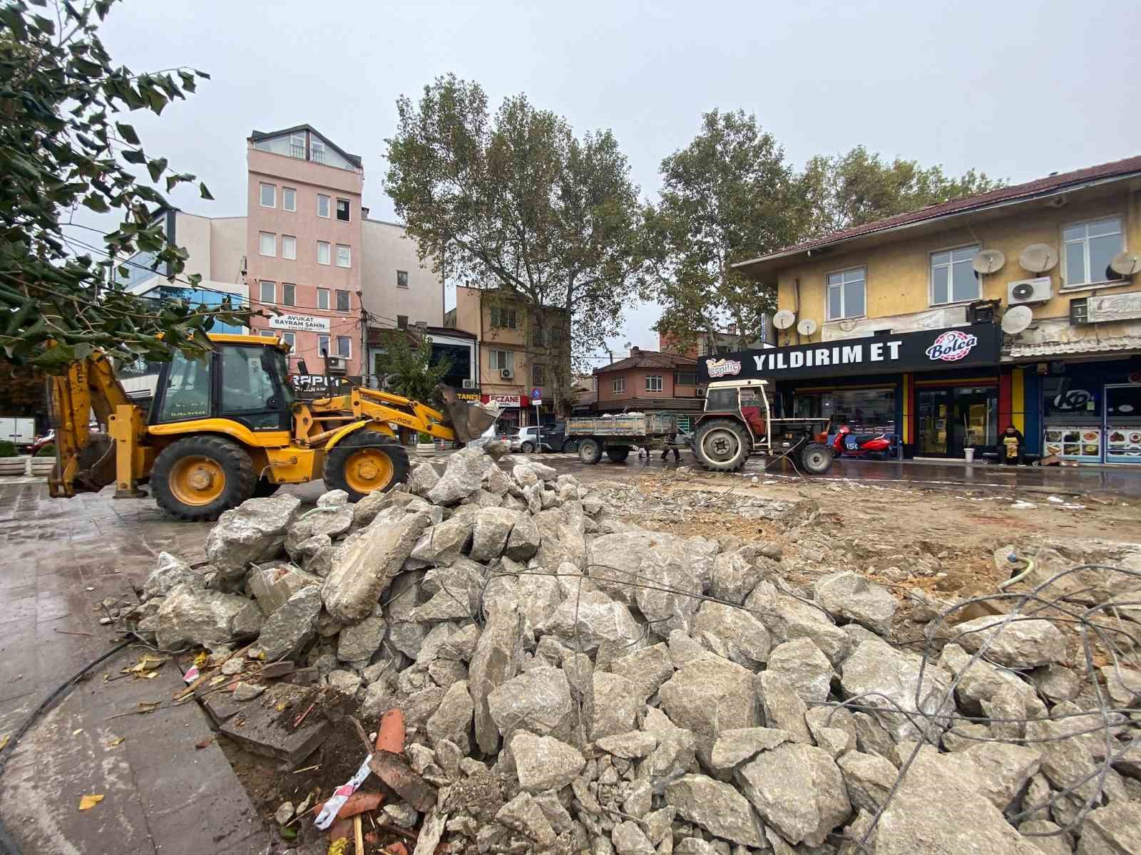 Yenişehir’e yeni meydan ve tarihi çeşme