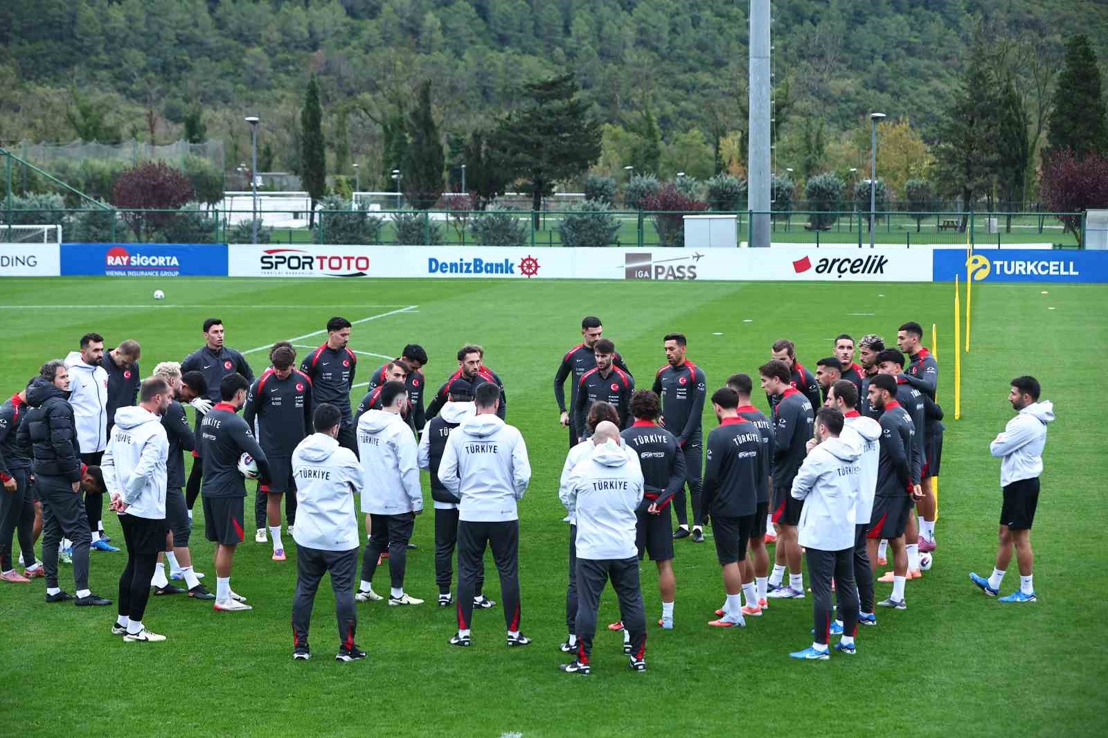 A Milli Futbol Takımı, Bulgaristan maça hazırlıklarına devam etti
