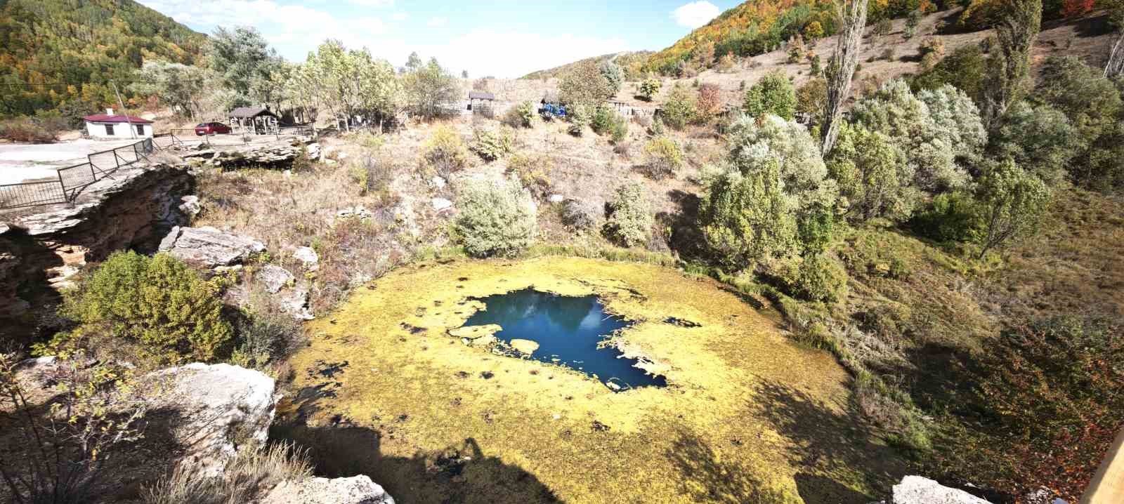 Timsah gözü hazan güzelliğiyle büyülüyor