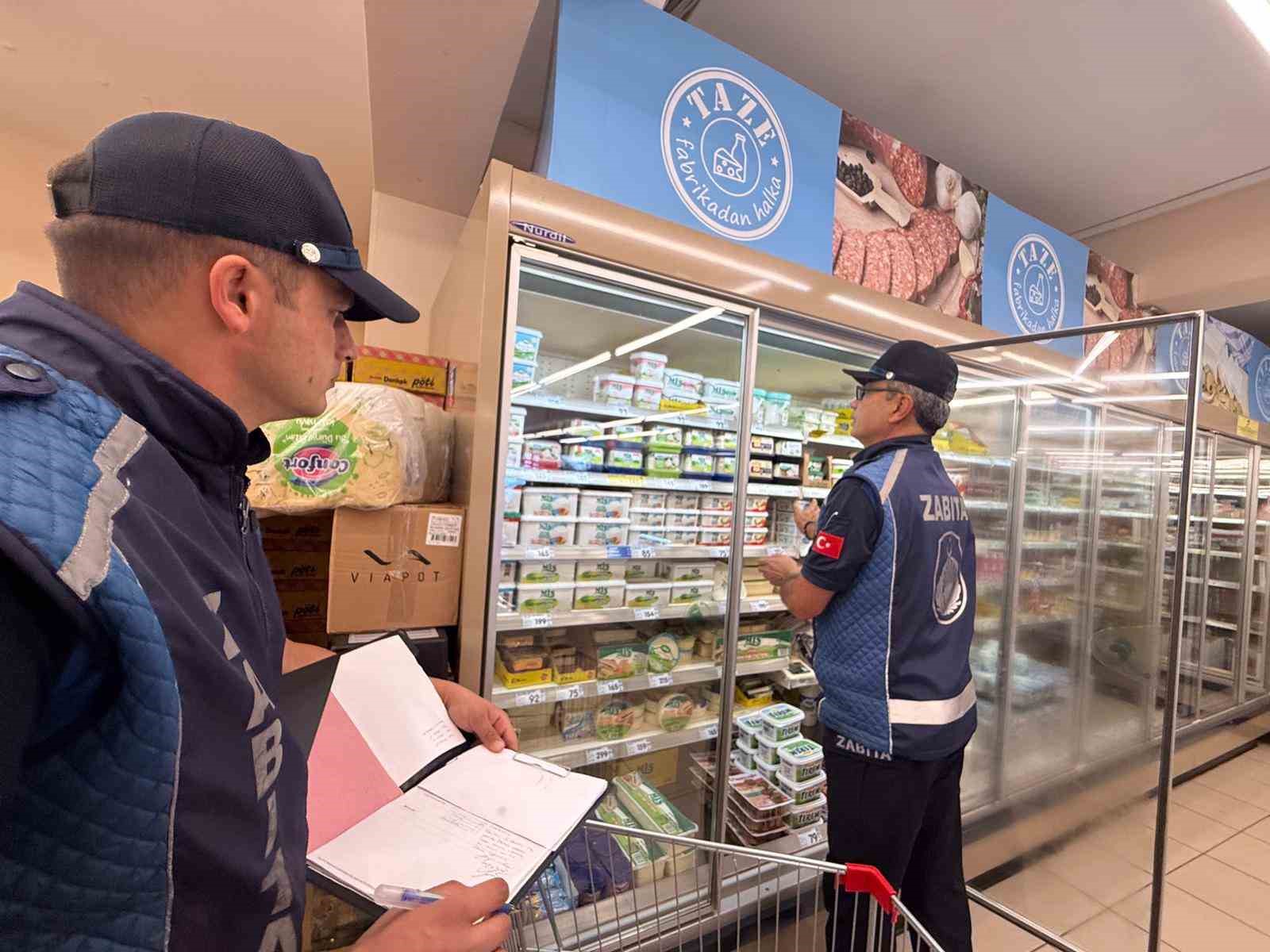 Karab&uuml;k&rsquo;te marketlere sıkı denetim: Etiket, fiyat ve tarih tek tek kontrol edildi
