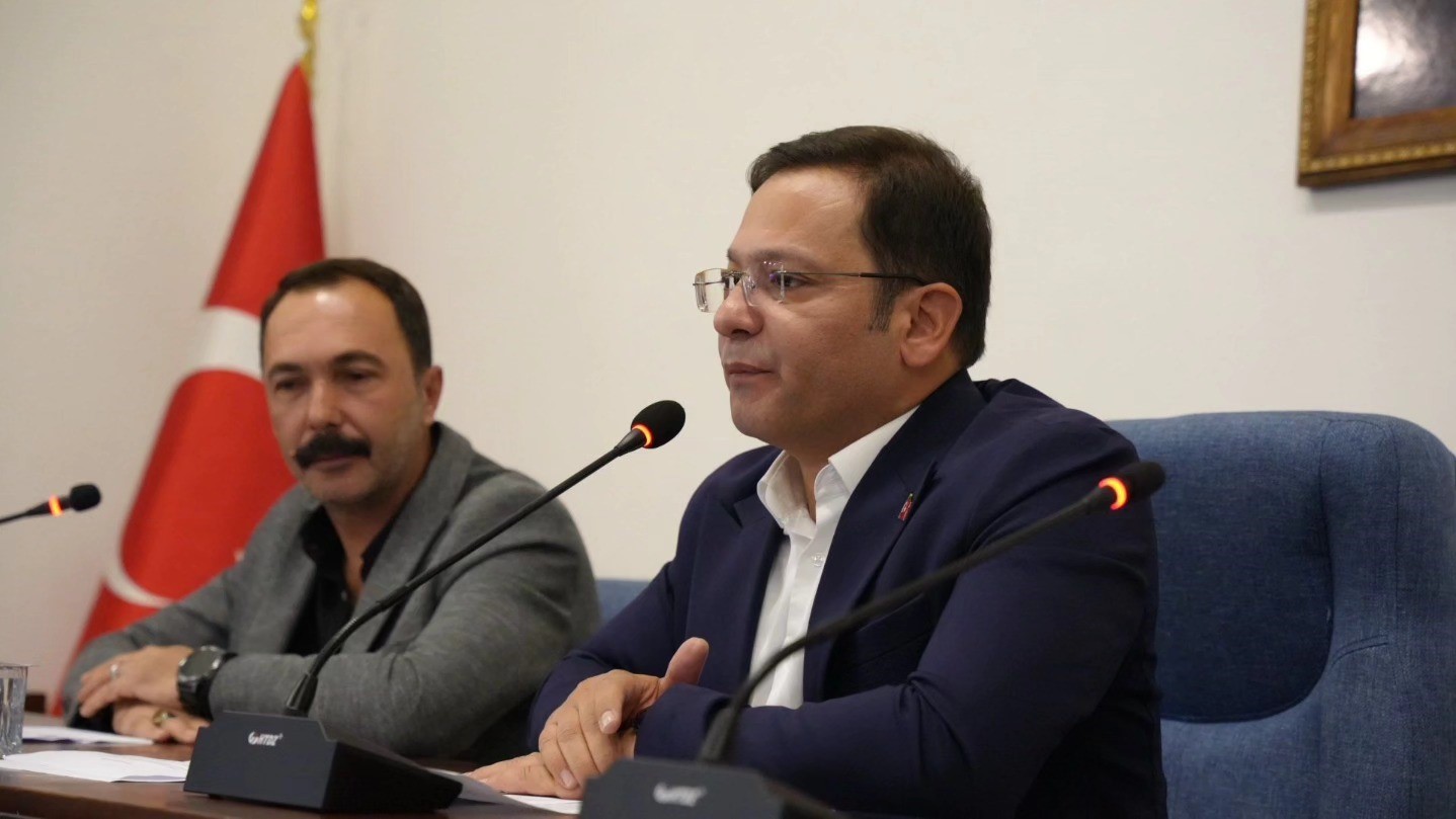 Sındırgı Belediye Başkanı Sak’a gazetecilerden büyük tepki