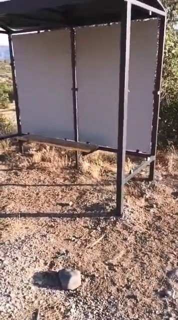 Elazığ&rsquo;da otob&uuml;s durağının koruma plakaları &ccedil;alındı
