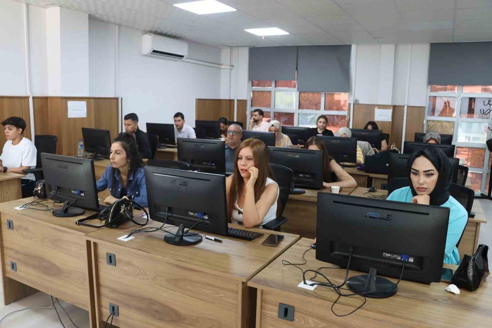 Büyükşehir’den bilgisayar operatörlüğü ve klavye kursu