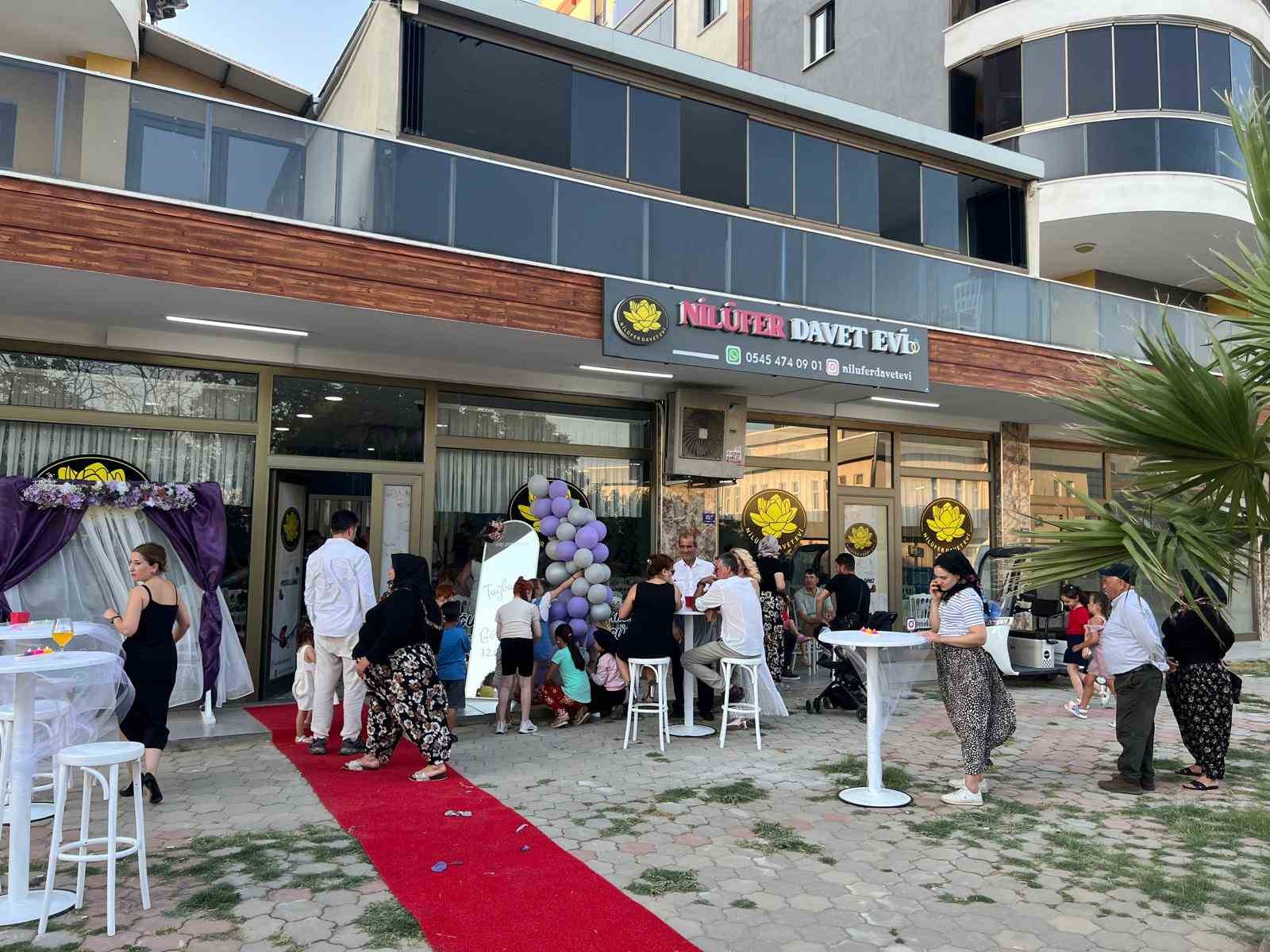Anne kız el ele verdi, Köşk’teki tüm kadınların sorunlarına çözüm üretti