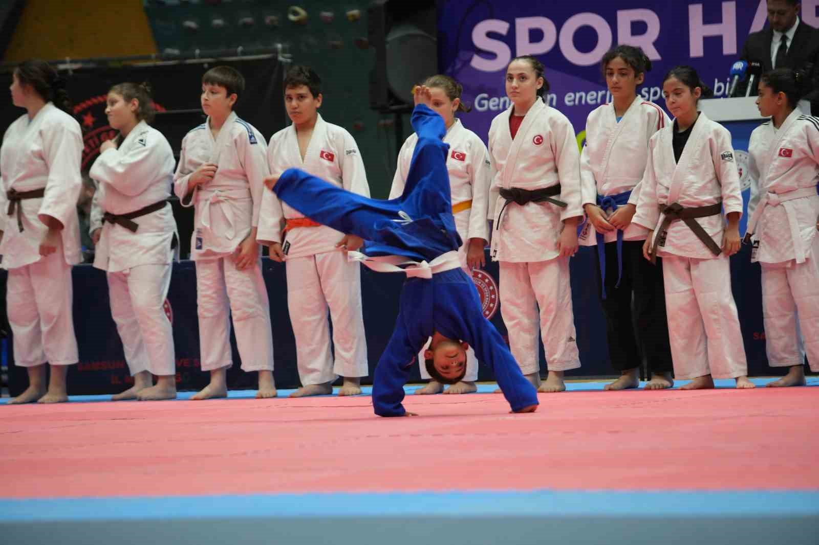 Samsun’da Amatör Spor Haftası coşkuyla başladı