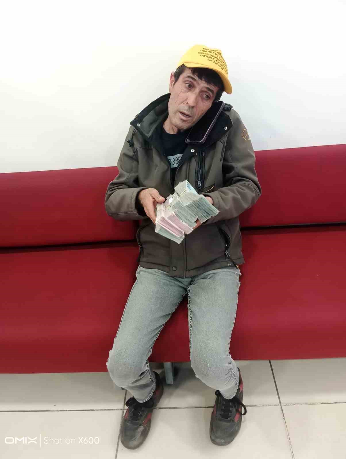 180 bin TL’yi dolandırıcılara kaptıracakken polis engelledi