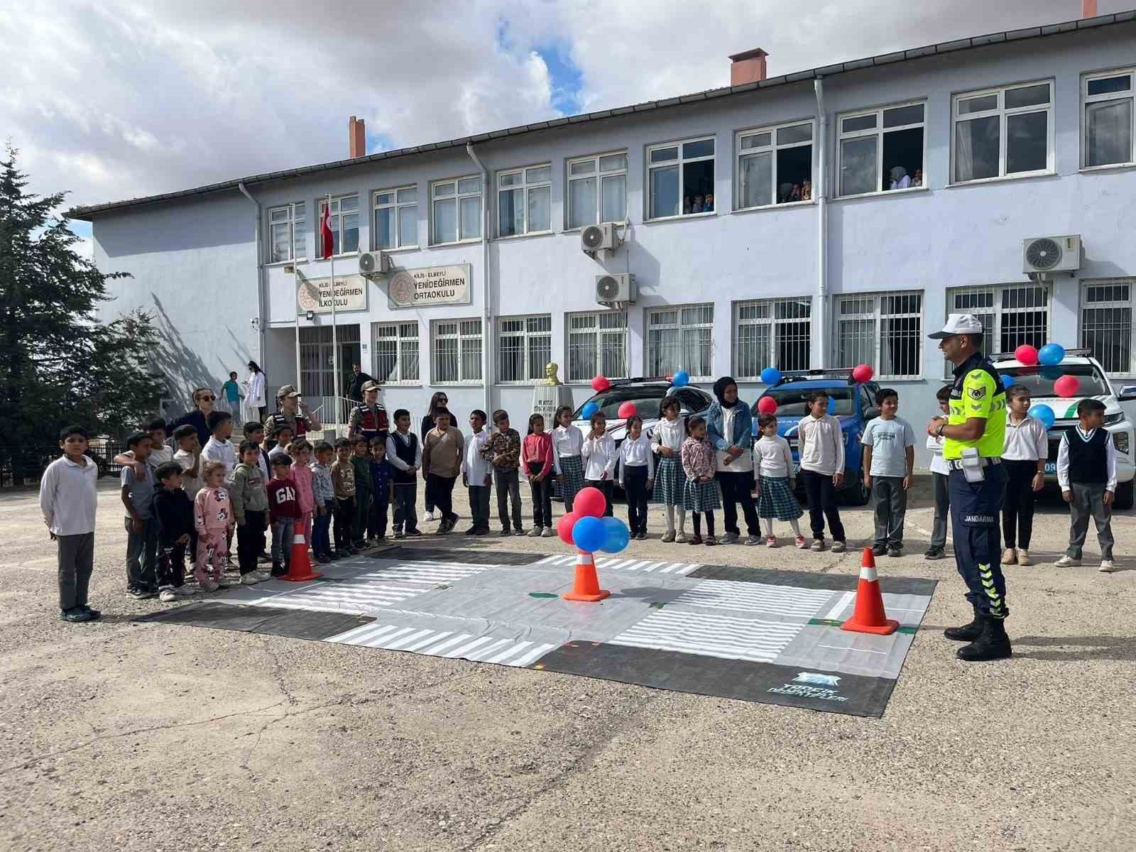 Kilis’te öğrencilere trafik eğitimi verildi