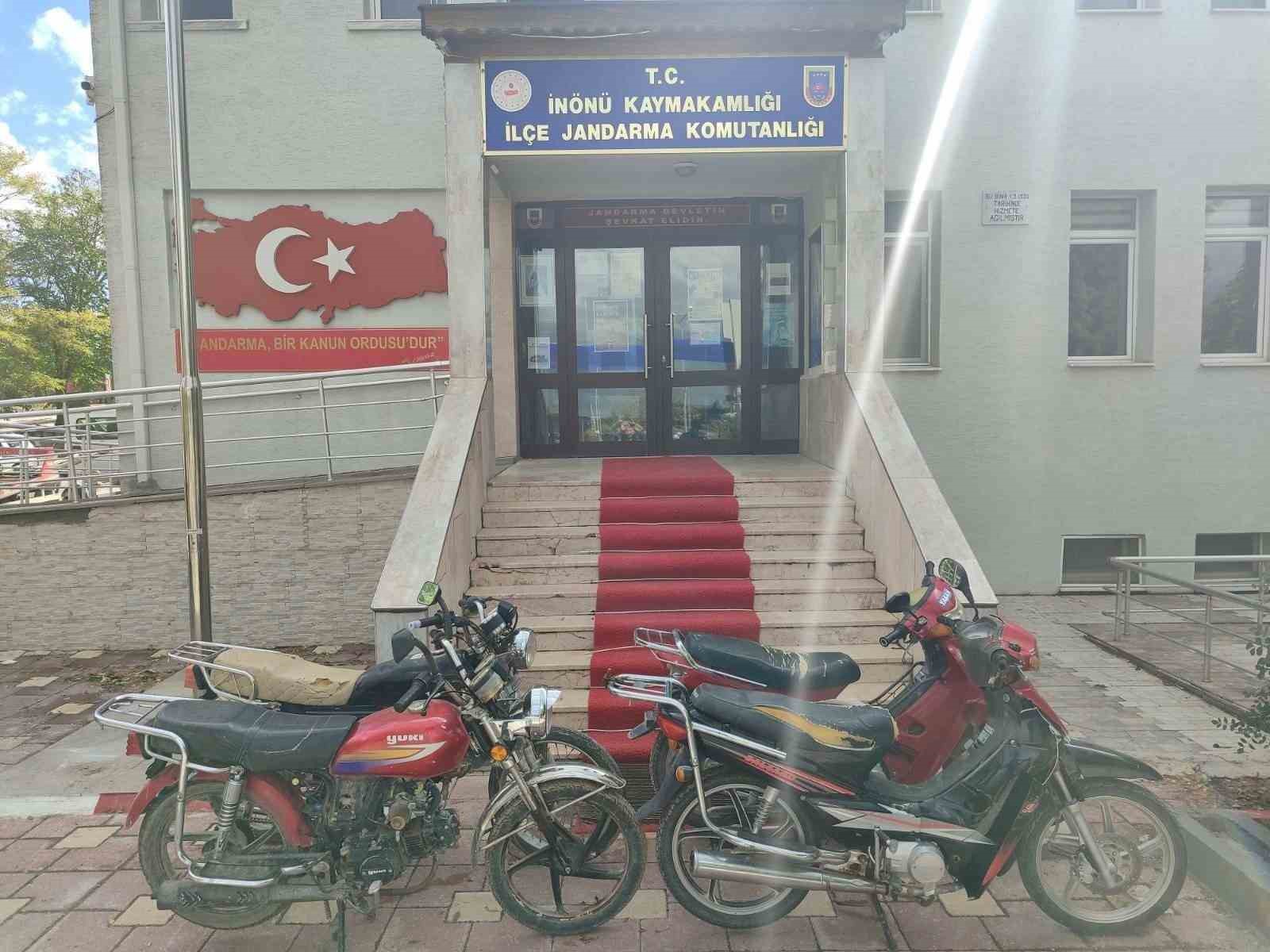 Motor ve şase numarası kazınmış 4 motosiklet ele geçirildi