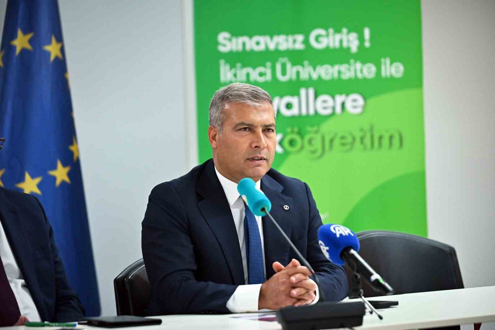 Rekt&ouml;r Adıg&uuml;zel, Br&uuml;ksel&rsquo;de T&uuml;rk Dili ve K&uuml;lt&uuml;r&uuml; programını tanıttı
