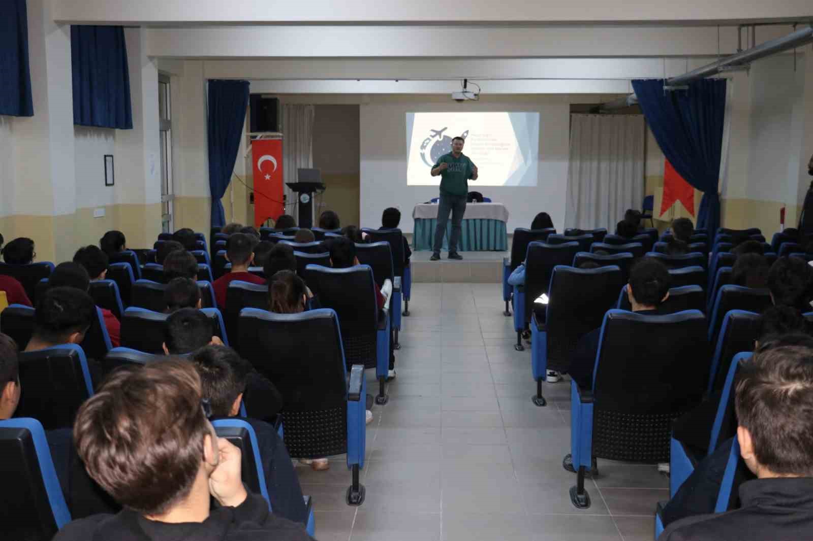 Havacılığın kanatlarından uzayın sonsuzluğuna