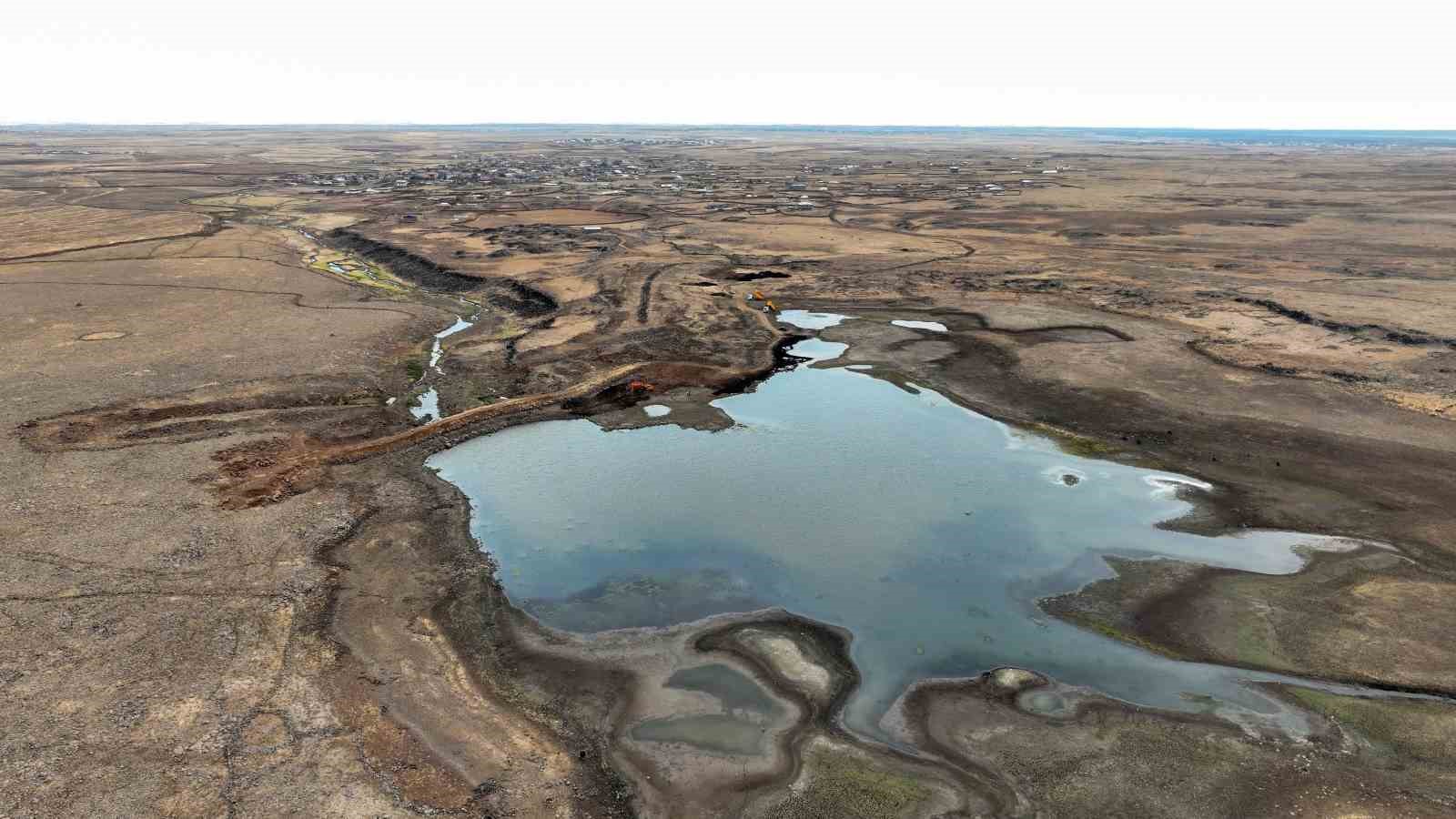 Diyarbakır’da hayvanların su ihtiyacını karşılayan 18 gölet onarıldı