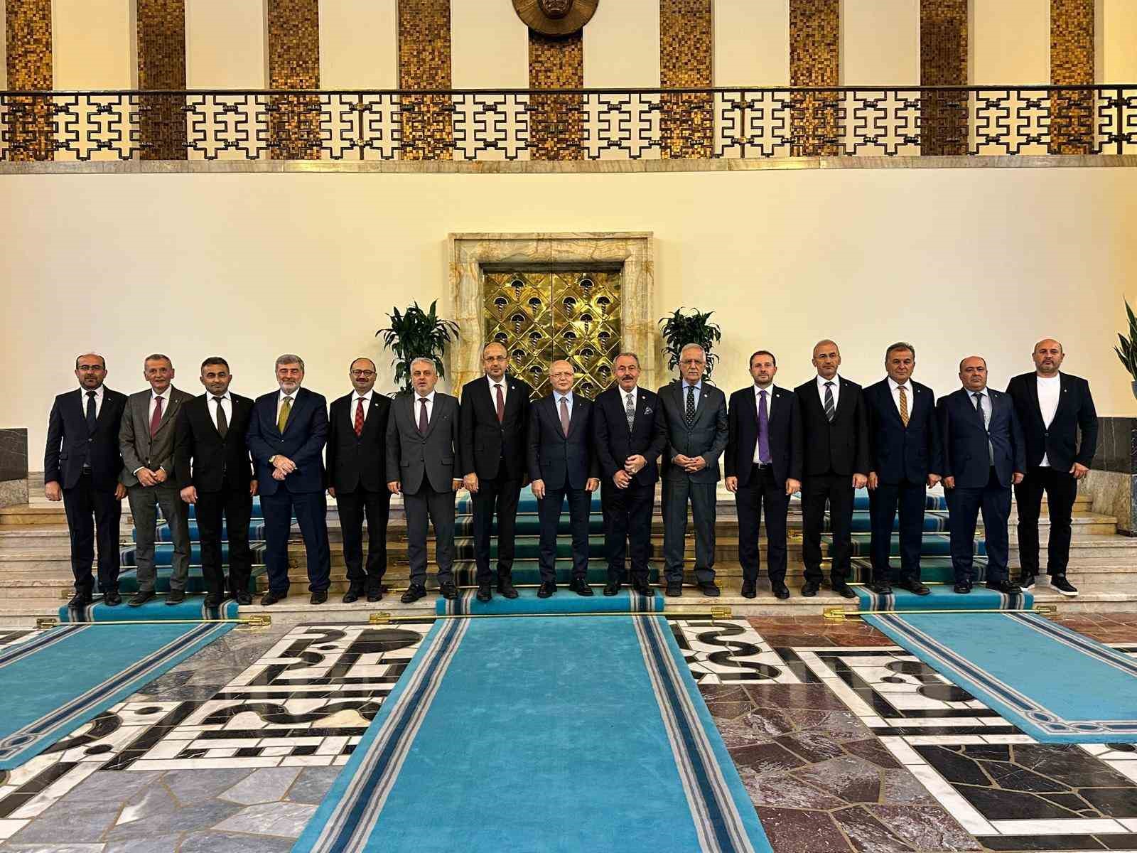 AK Parti Bursa’da iki ilçe başkanlığına yeni atama