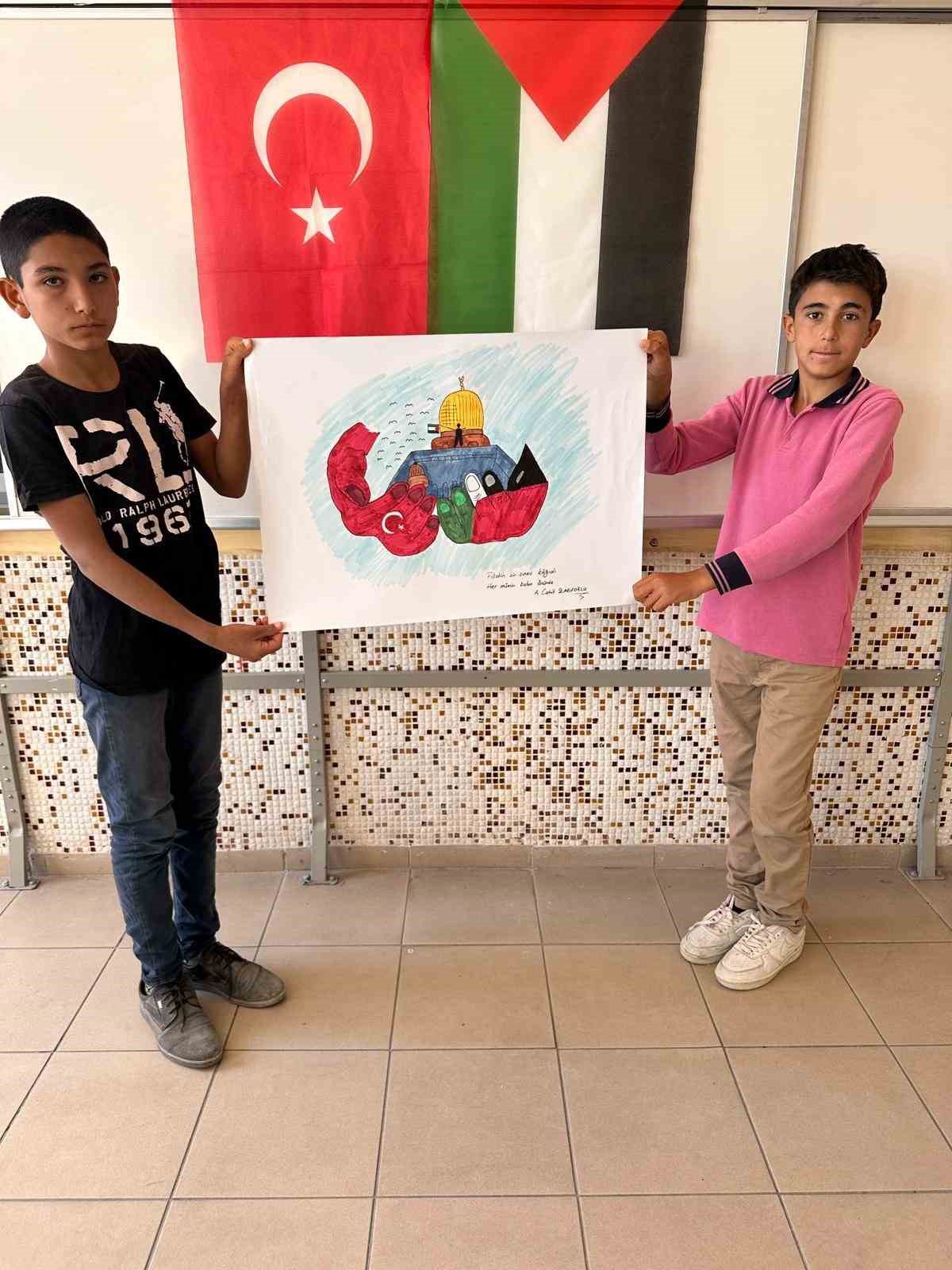 Karapınar&rsquo;da k&uuml;&ccedil;&uuml;k &ouml;ğrencilerden Filistin i&ccedil;in anlamlı etkinlik
