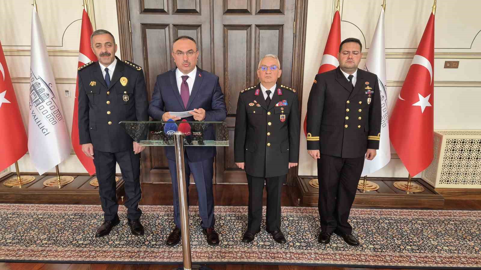 Tekirdağ Valisi Soyt&uuml;rk, Eyl&uuml;l ayı asayiş bilan&ccedil;osunu a&ccedil;ıkladı
