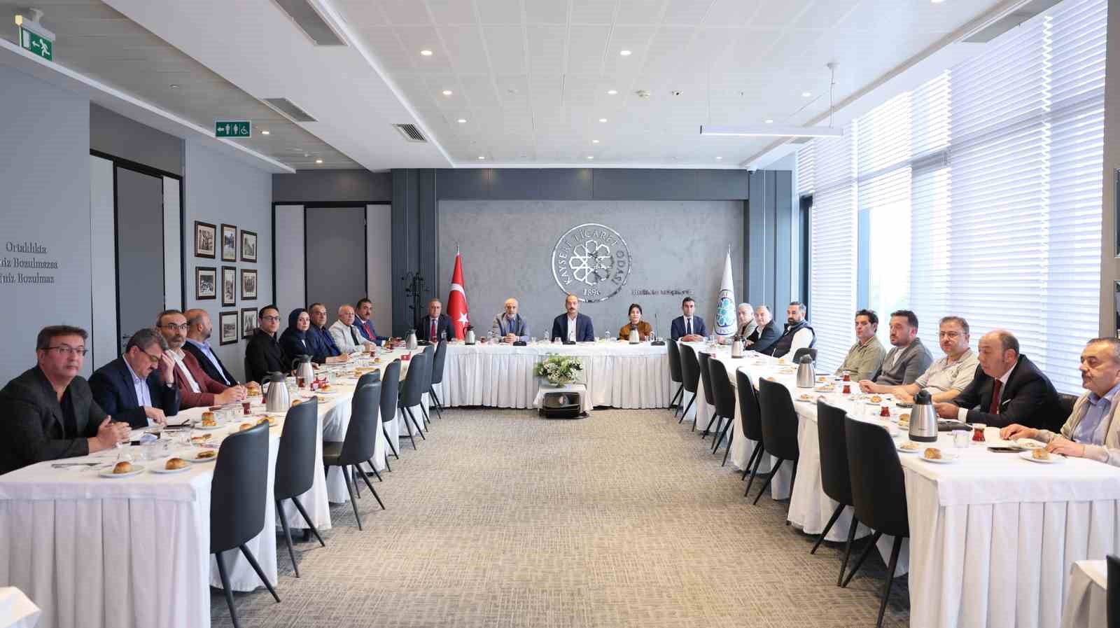 İş kazaları, meslek hastalıkları ve sekt&ouml;rel sorunlar KTO&rsquo;da ele alındı
