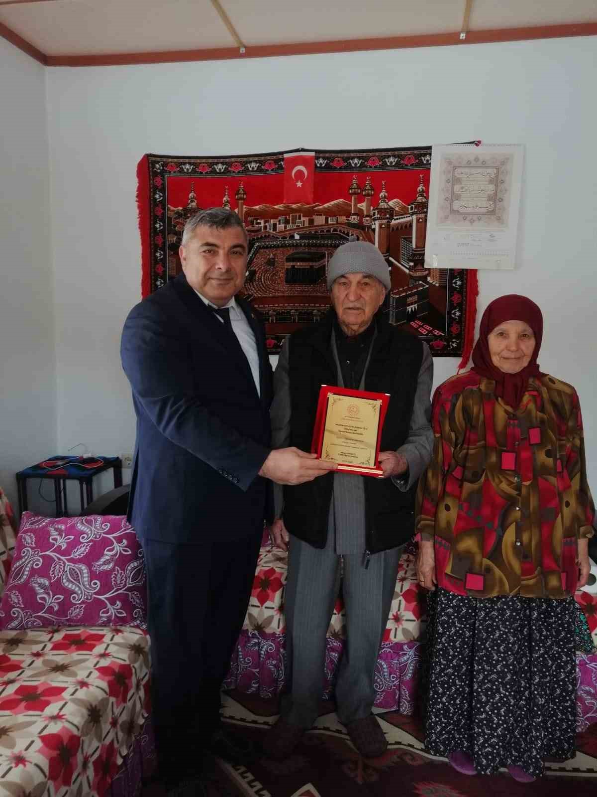 Afyon Kadınana Okulu Halep&rsquo;te eğitime başladı
