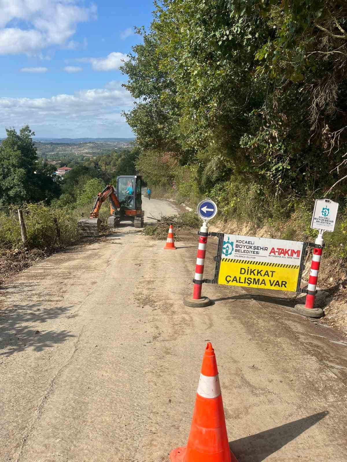 Muhtemel taşkınlara karşı V kanalları temizleniyor
