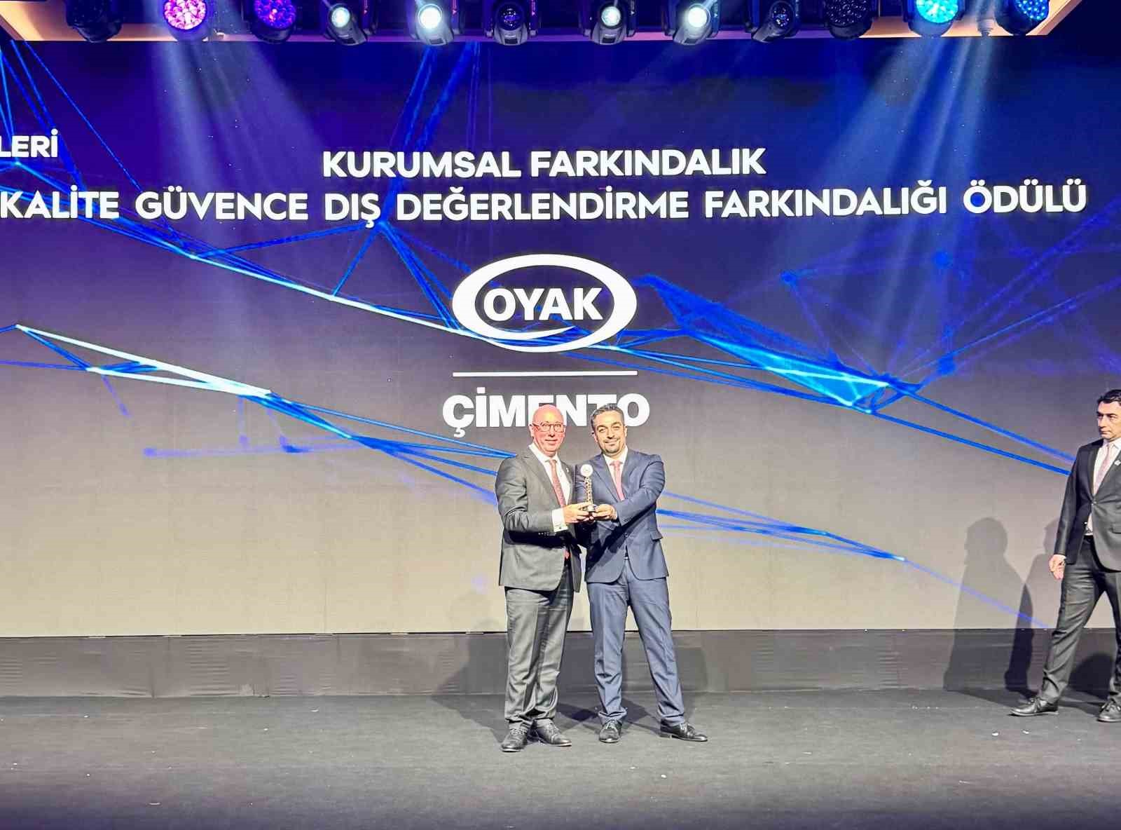 OYAK Çimento’nun kurumsal yönetişim başarısına ödül