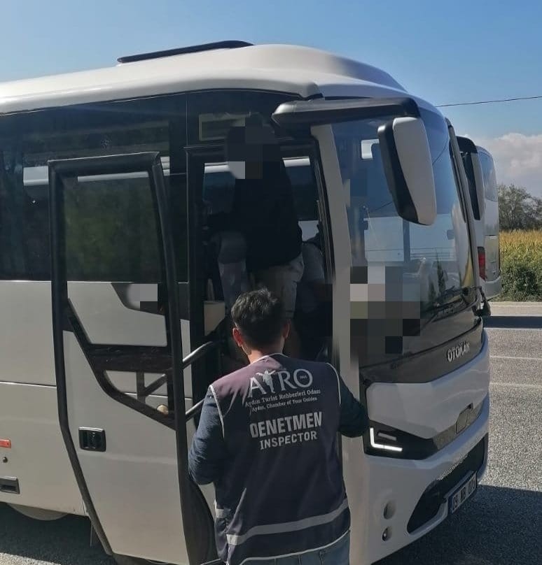Pamukkale’de kaçak tur ve belgesiz rehberlere sıkı denetim
