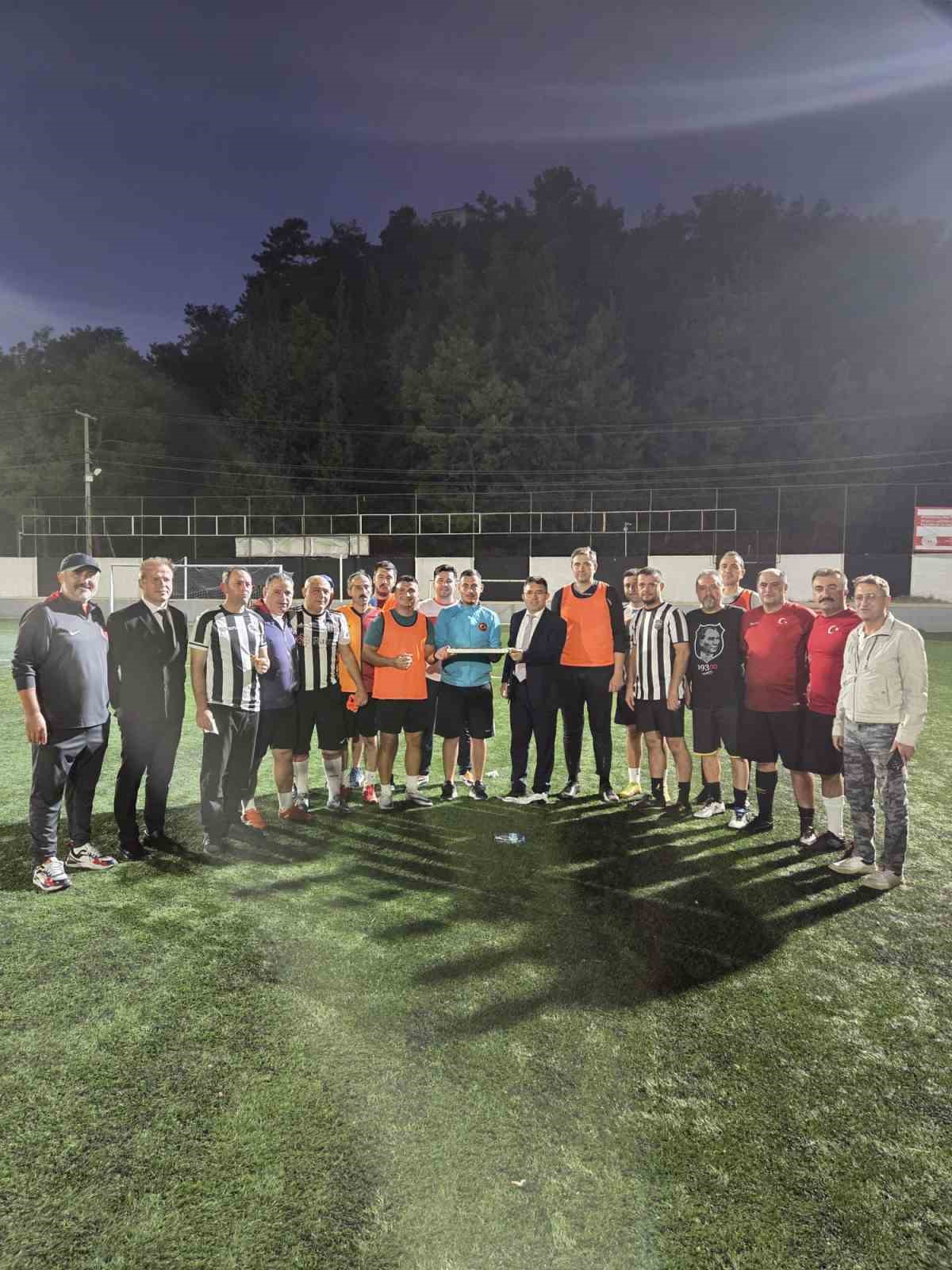 Amatör spor haftasında Marmaris&rsquo;te dostluk maçı