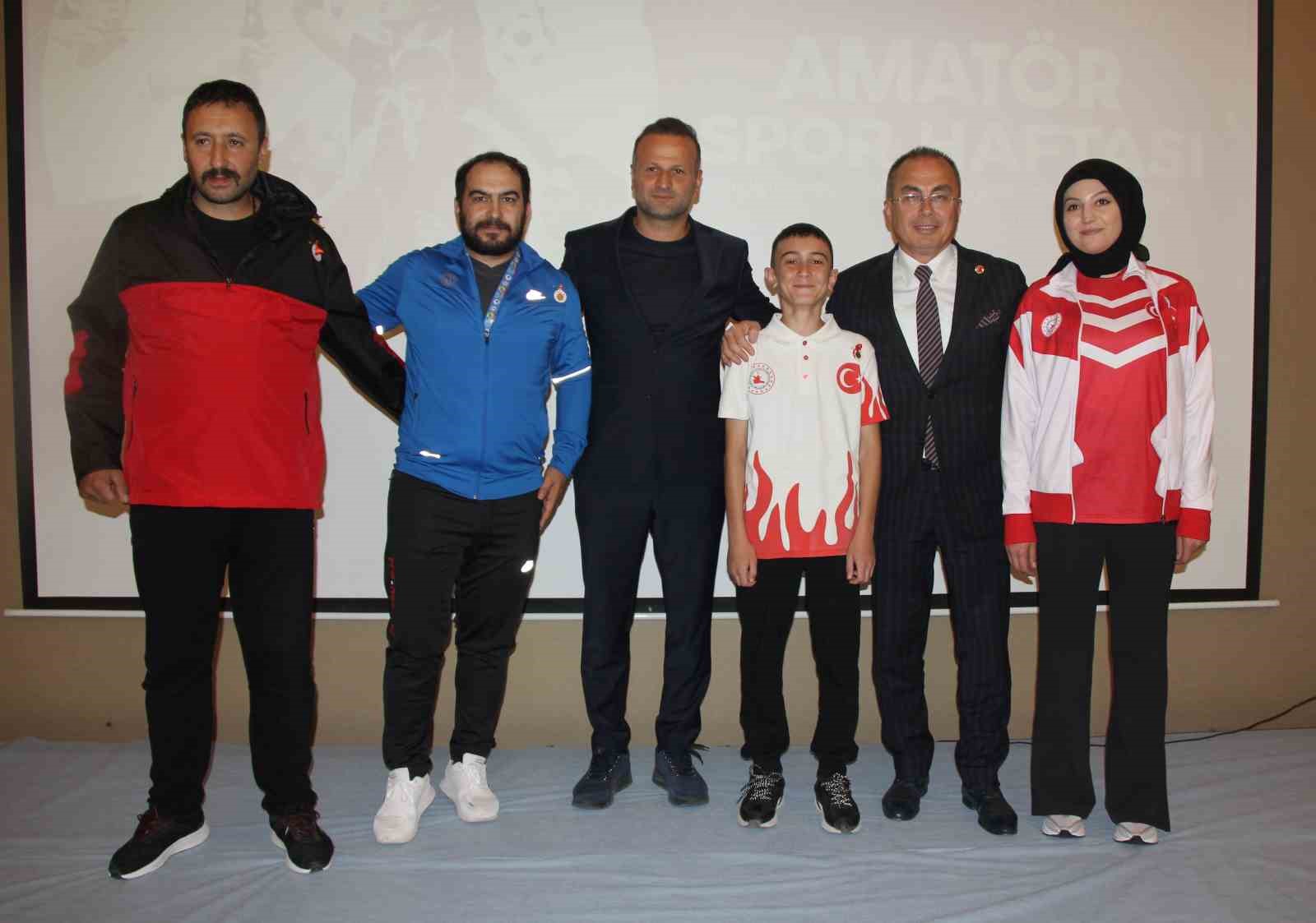 Sivas’ta "Zirvedeki Yiğidolar" ödüllerini aldı

