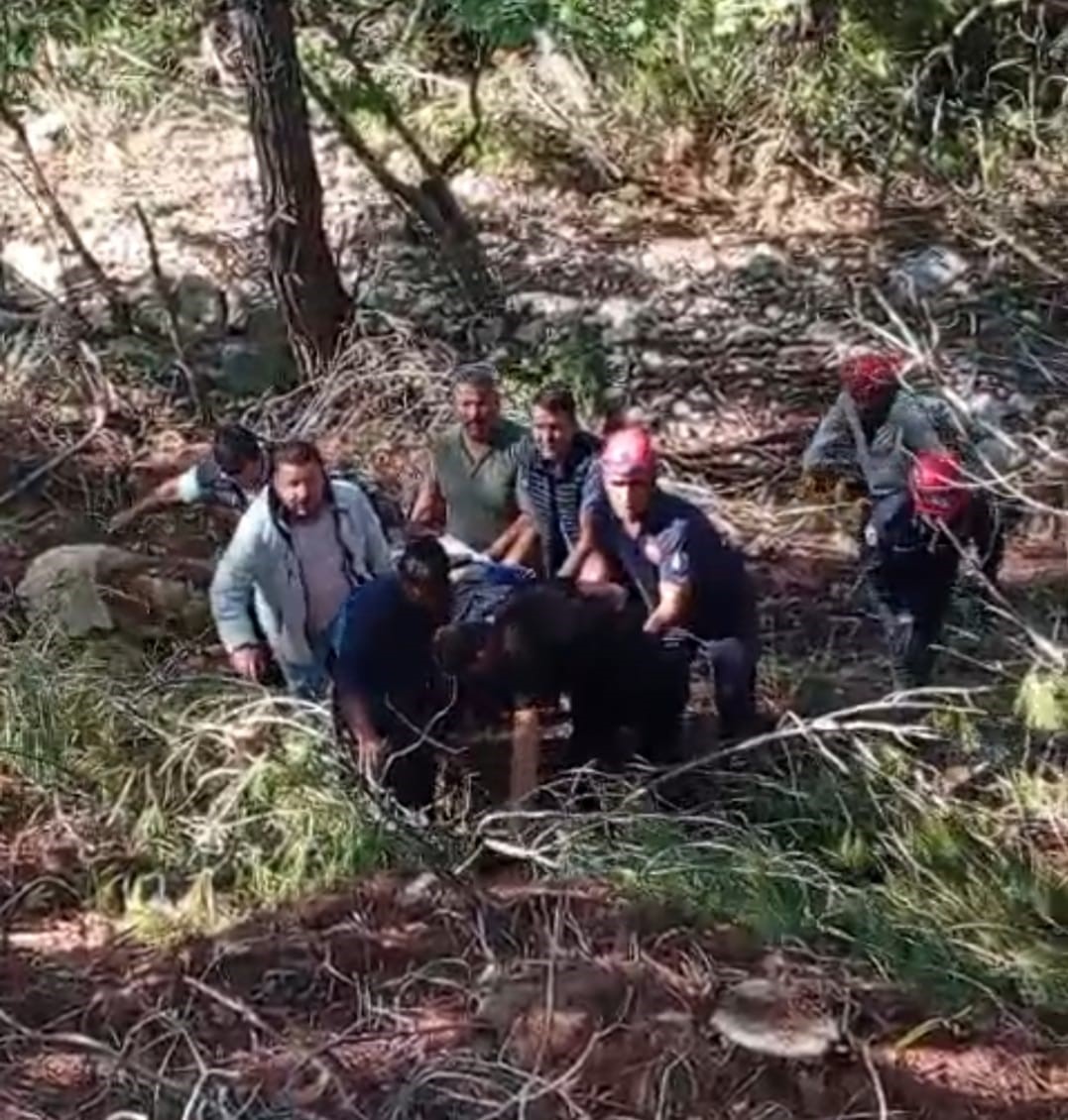 Kamyon u&ccedil;uruma yuvarlandı, s&uuml;r&uuml;c&uuml; hayatını kaybetti
