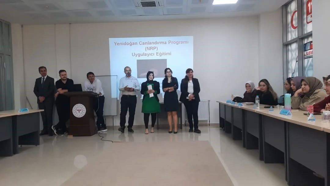 Niğde&rsquo;de Yenidoğan Canlandırma Eğitimi d&uuml;zenlendi
