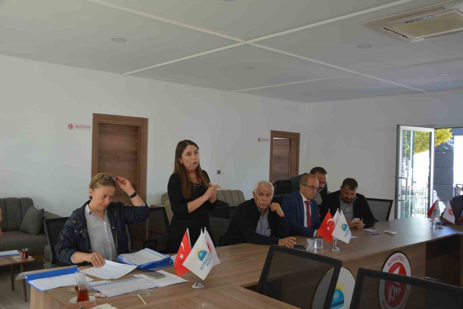 Korkuteli’nde şap hastalığına karşı hayvan giriş-çıkışı durduruldu