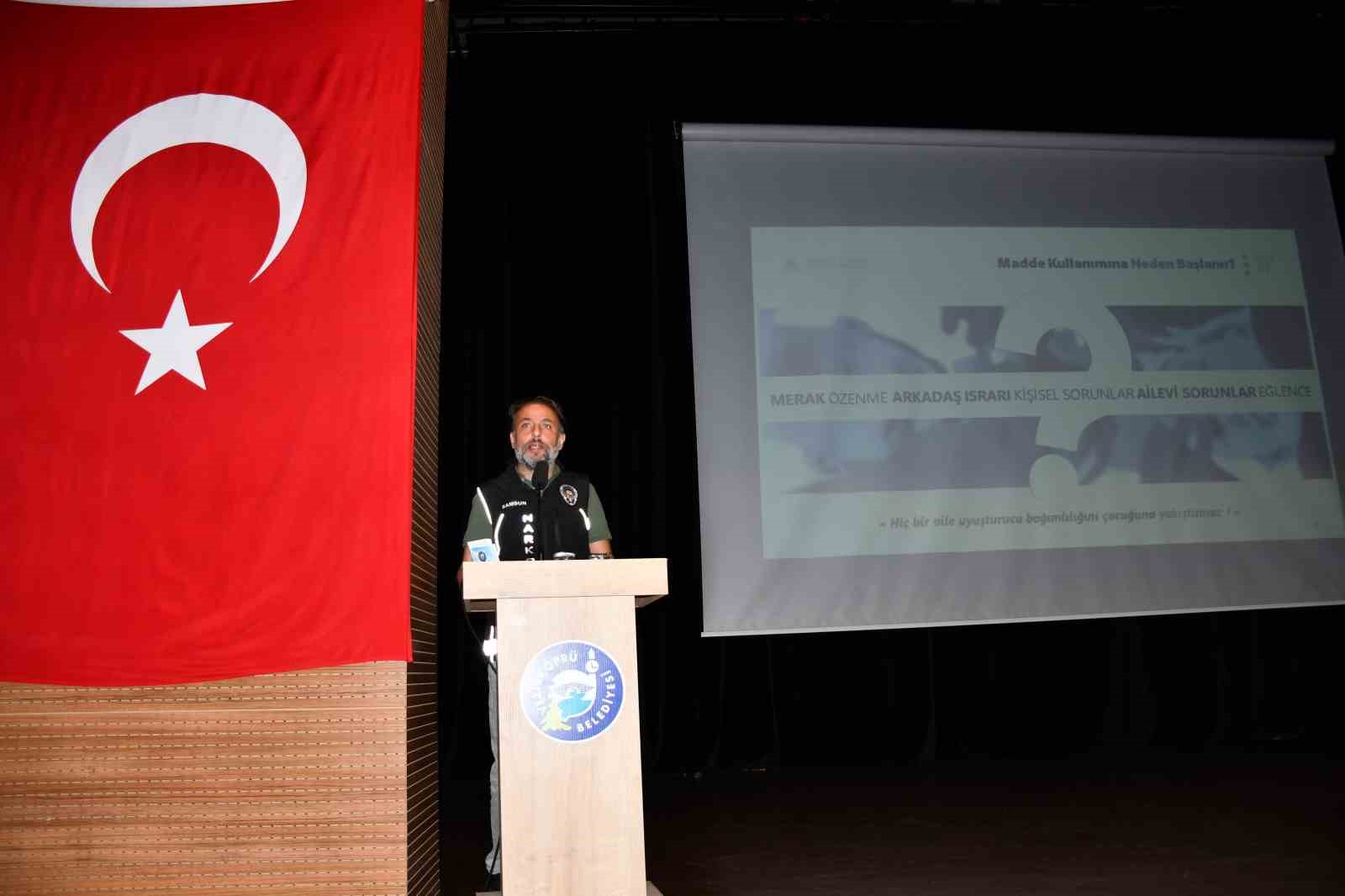 Samsun&rsquo;da ailelere uyuşturucuyla m&uuml;cadele eğitimi
