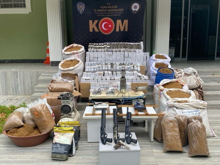 Uşak’ta kaçakçılık operasyonu: 5 gözaltı