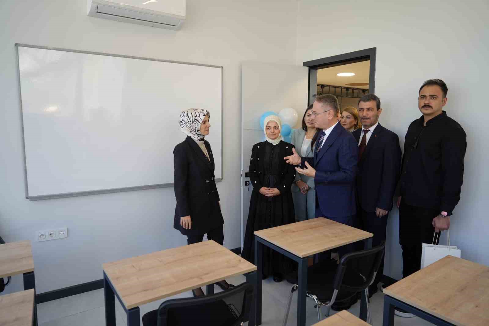 Aile ve Sosyal Hizmetler Bakanı G&ouml;ktaş: "Her bir vatandaşımıza sahip &ccedil;ıkmak boynumuzun borcu"
