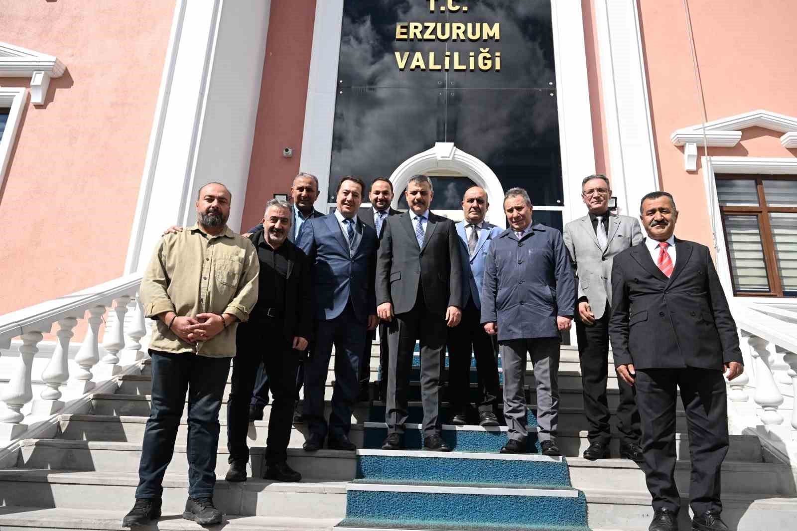 DGF ve DAGC&rsquo;den Vali &Ccedil;ift&ccedil;i&rsquo;ye iade-i ziyaret
