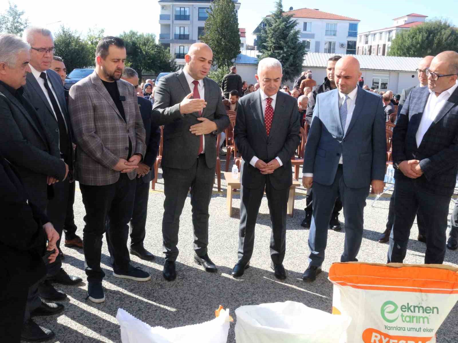 Kırklareli’nde kuraklığa dayanıklı yem tohumu dağıtıldı